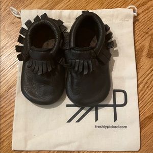 Freshly picked mini sole moccasins size 3